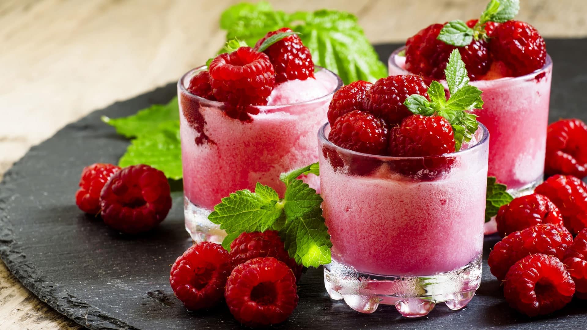 Çilekli Granita Tarifi